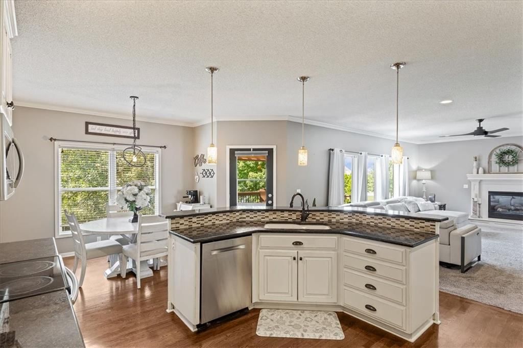 2359 SW Eagle View Drive — photo 8