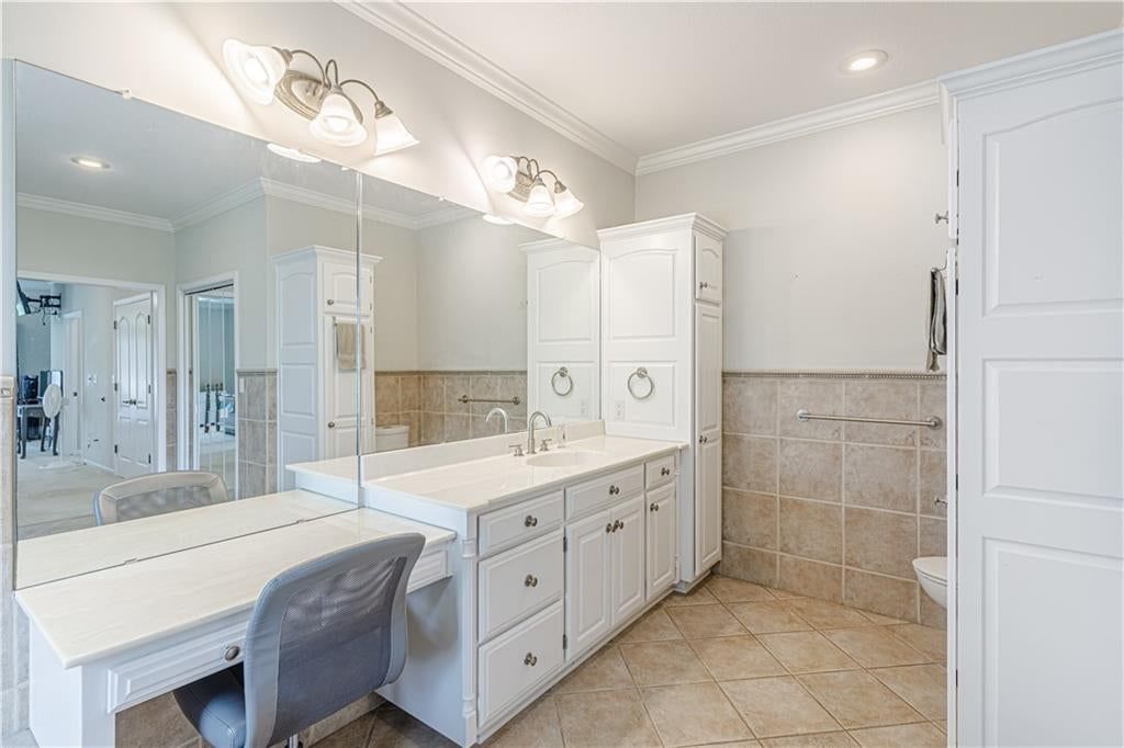1113 Saxony Court — photo 14