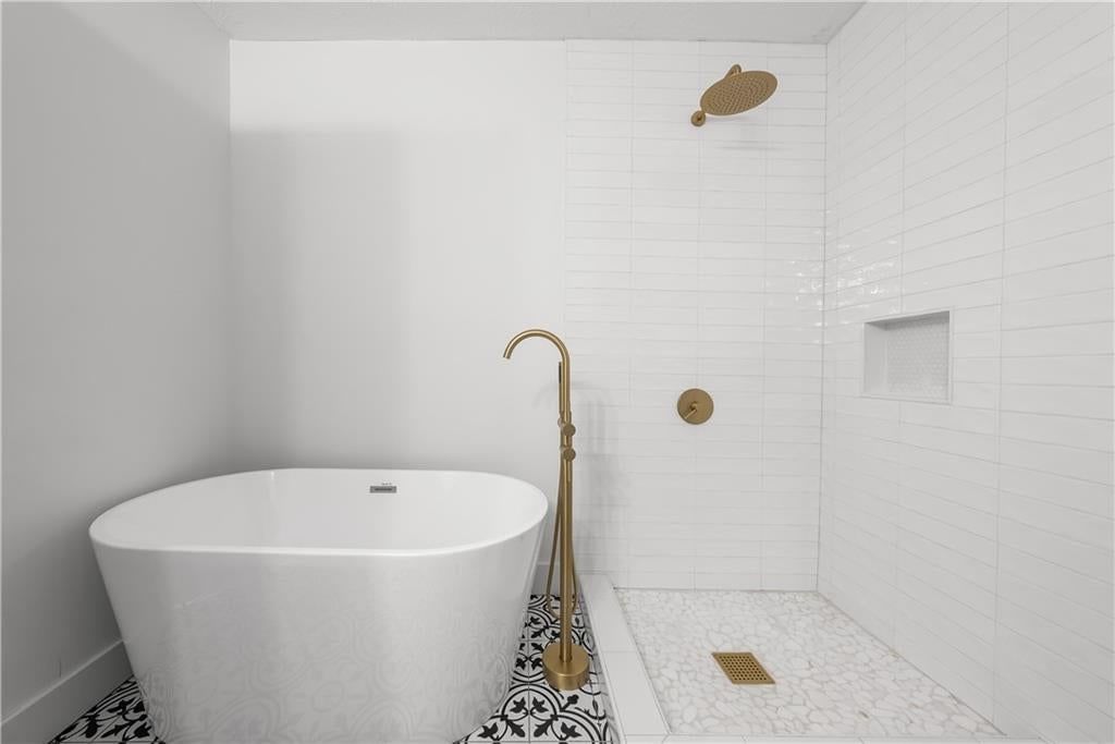 22500 Lakeview Point — photo 25