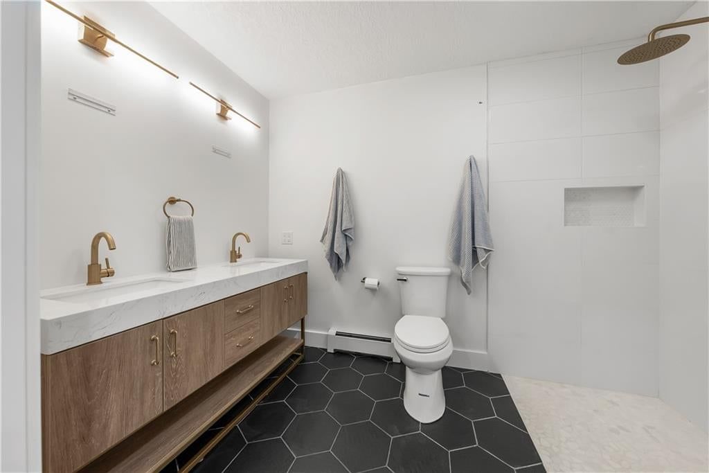 22500 Lakeview Point — photo 31