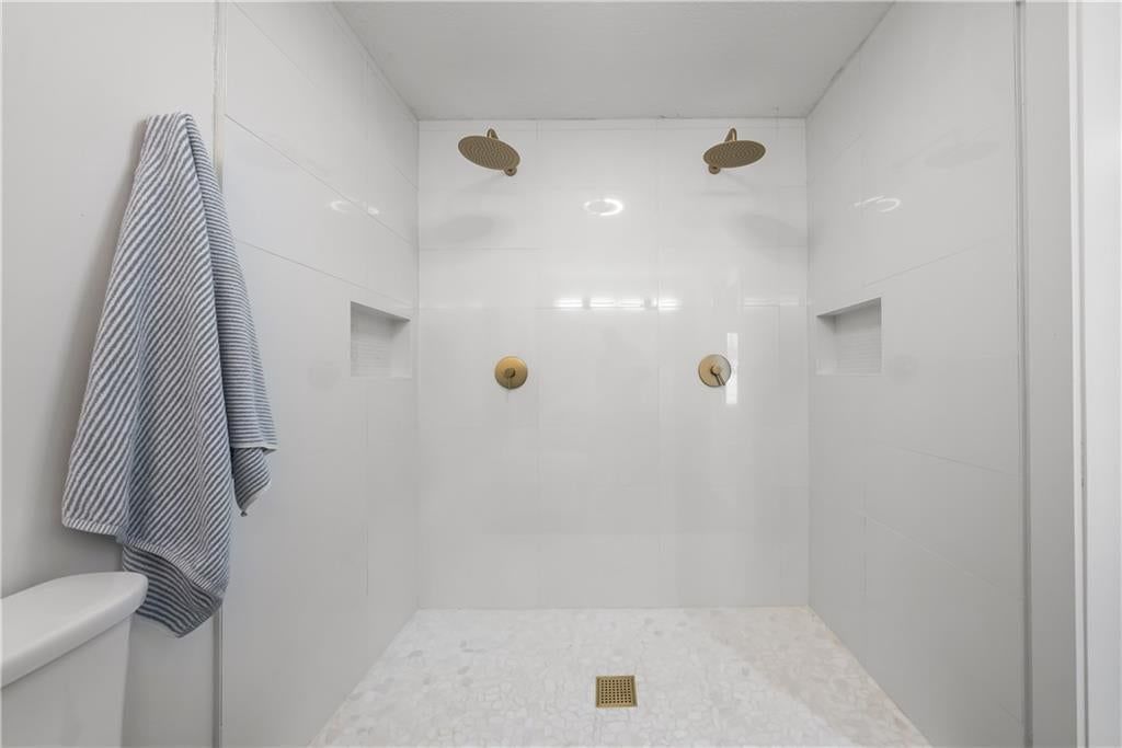22500 Lakeview Point — photo 32