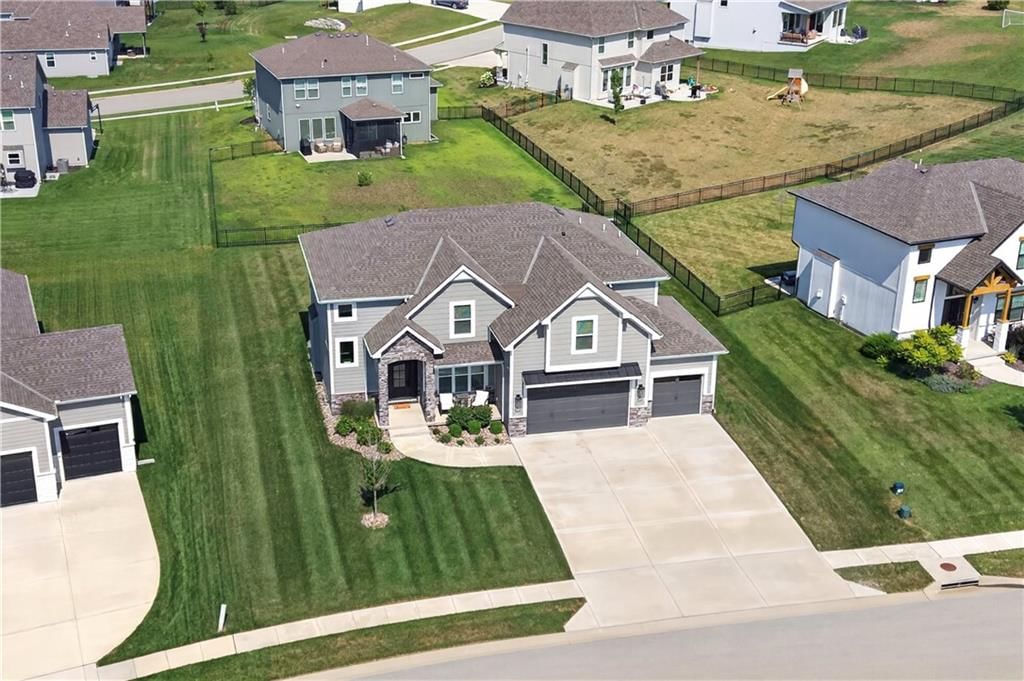 11414 Bluestem Drive — photo 2