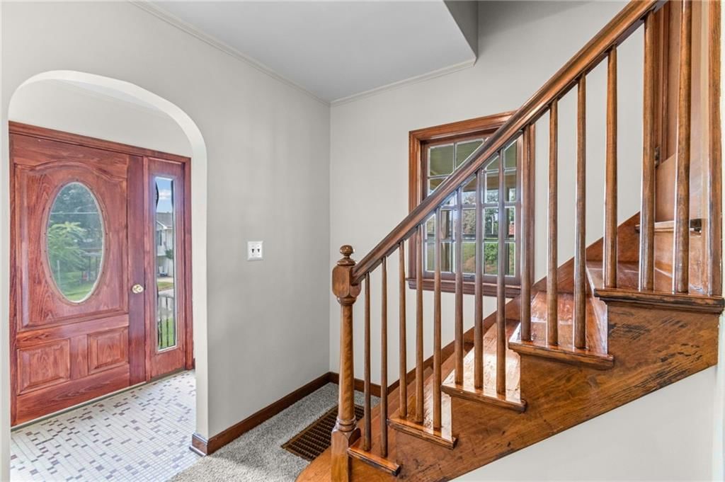 302 W 1st Street — photo 4