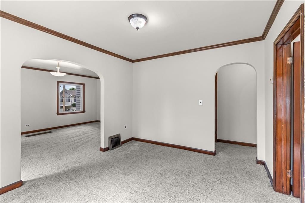 302 W 1st Street — photo 10