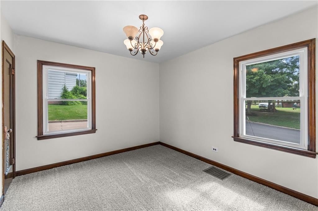 302 W 1st Street — photo 14