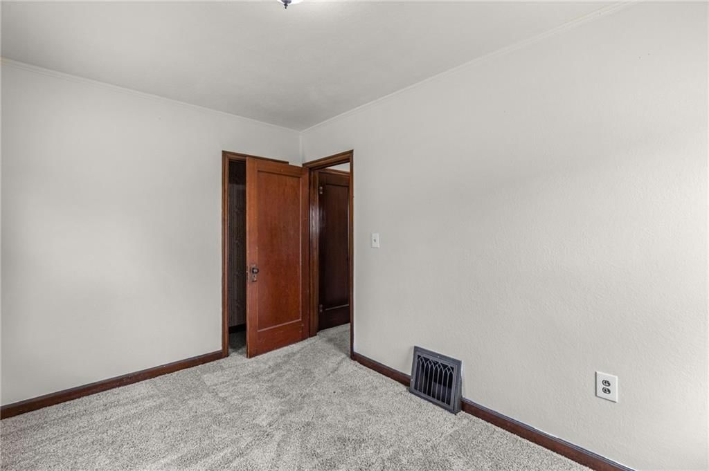 302 W 1st Street — photo 17