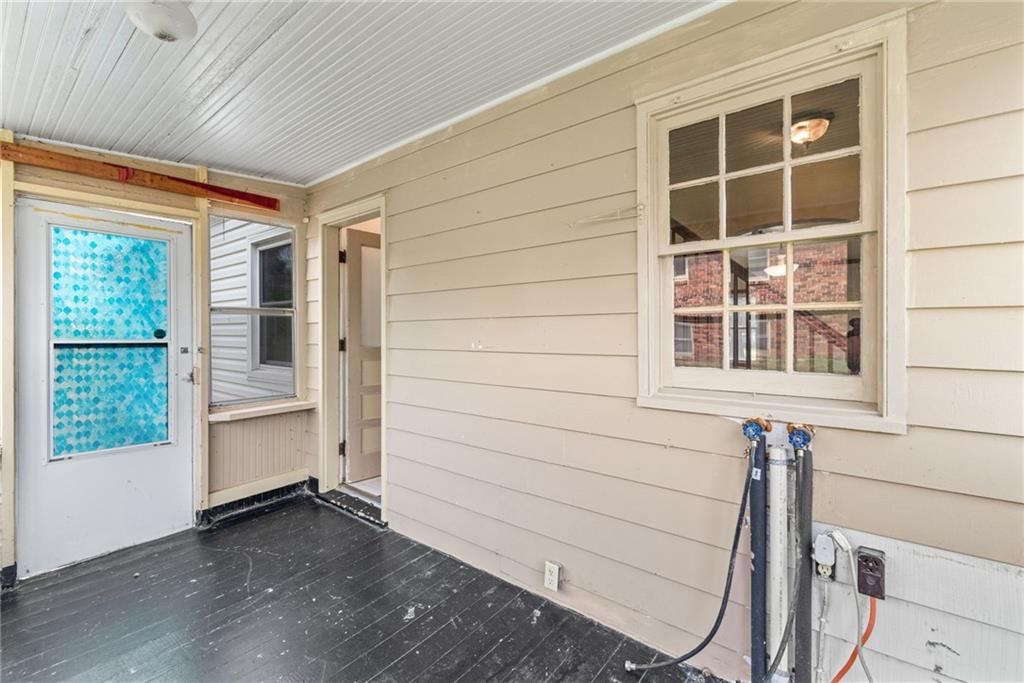 302 W 1st Street — photo 21