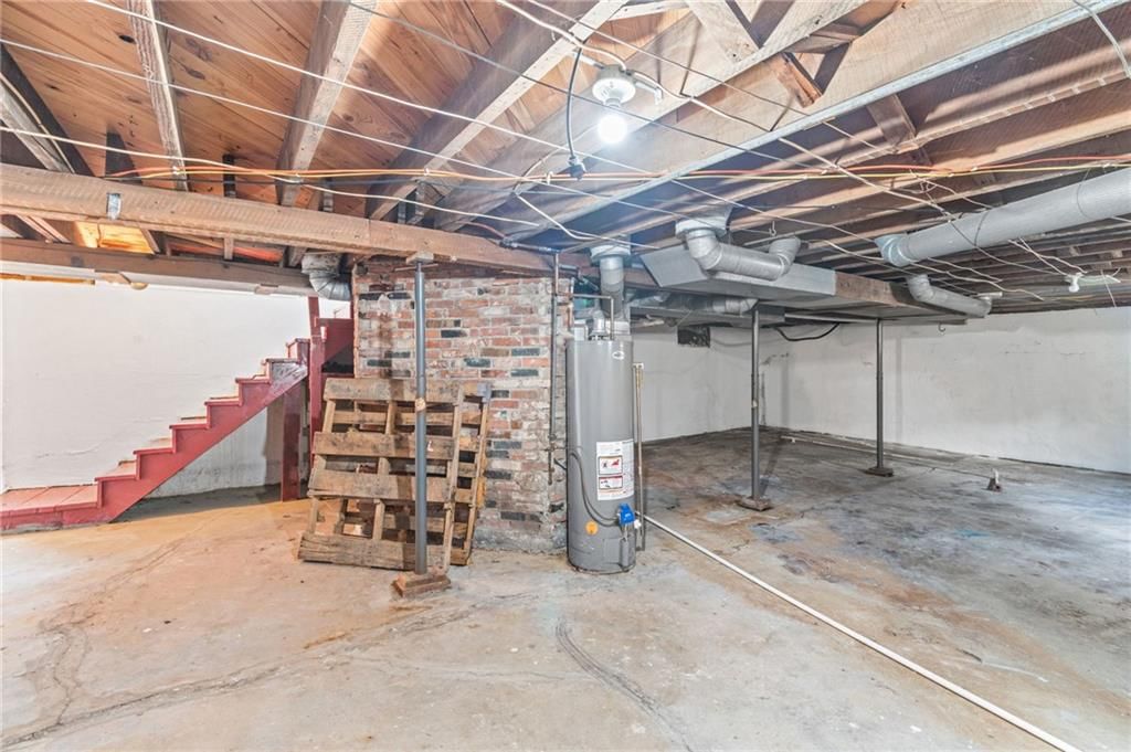 302 W 1st Street — photo 23