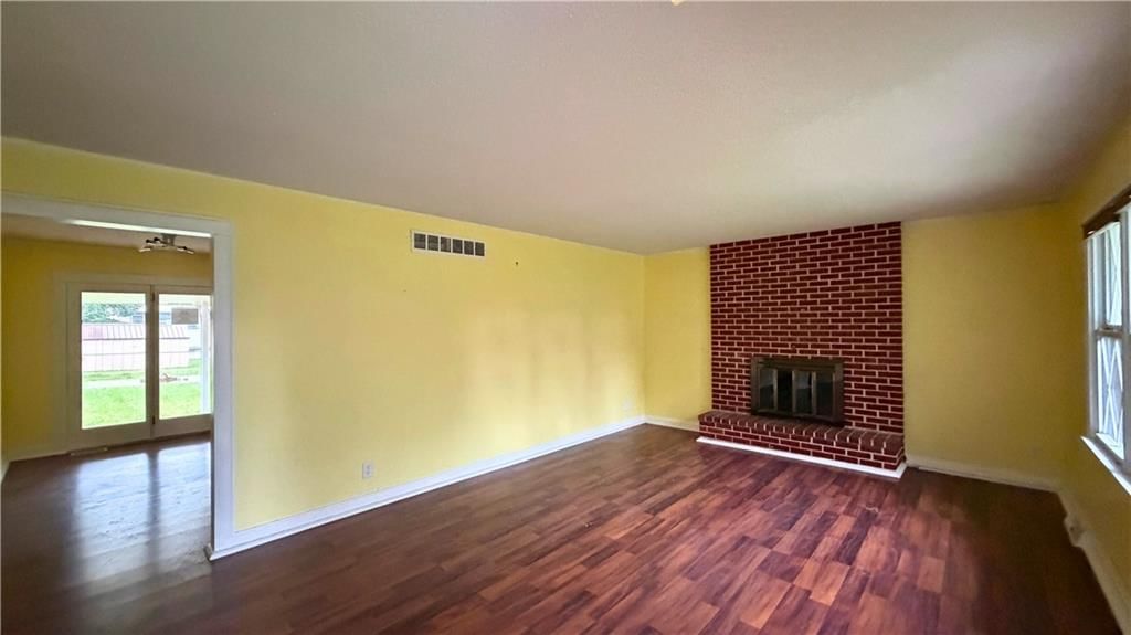 433 E Elm Street — photo 6