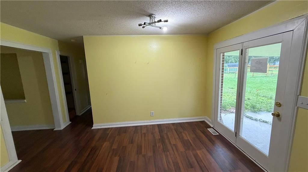 433 E Elm Street — photo 7