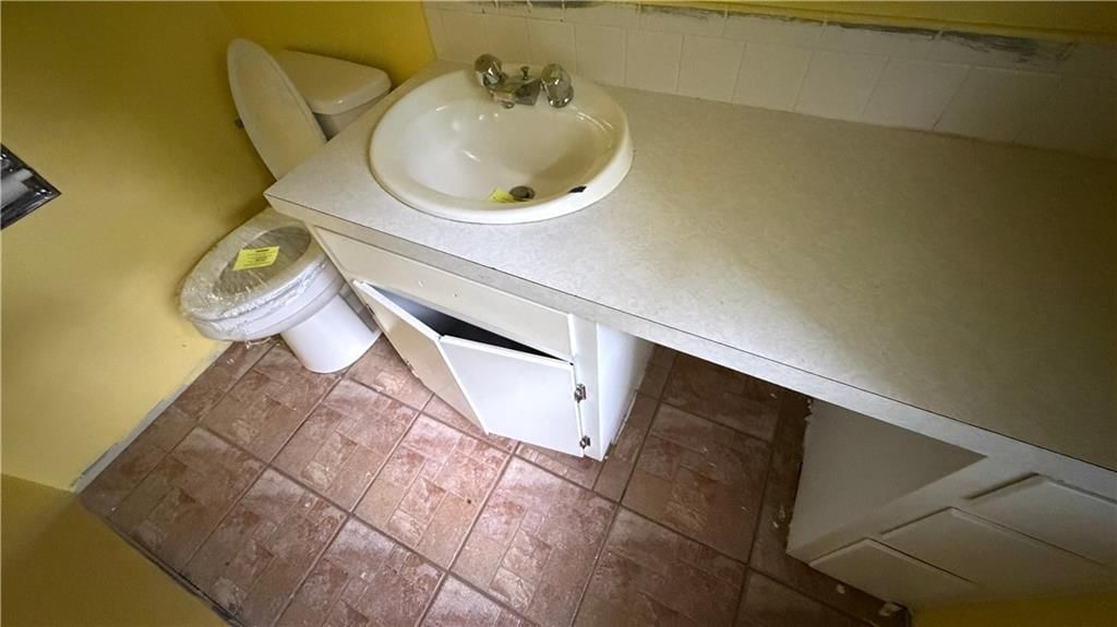433 E Elm Street — photo 10