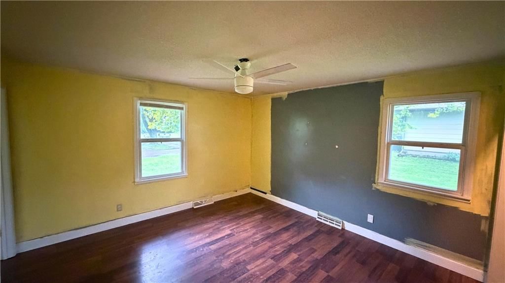 433 E Elm Street — photo 15