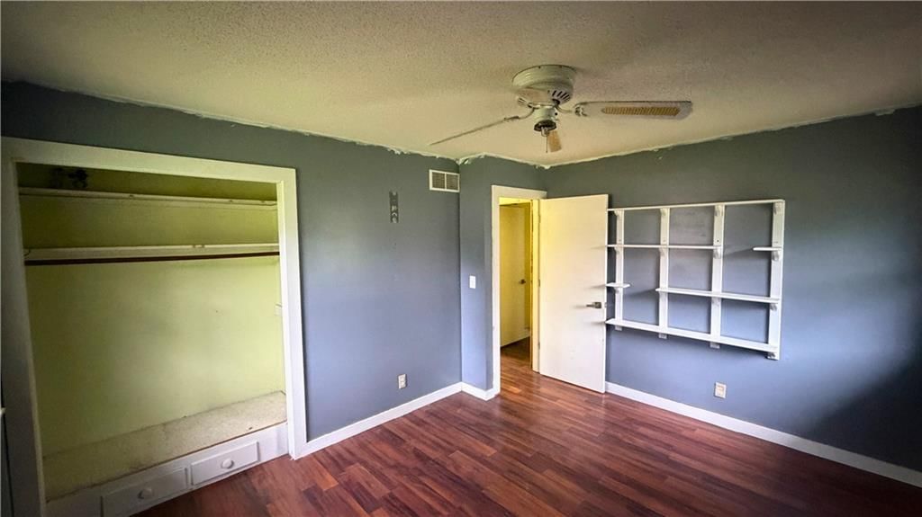 433 E Elm Street — photo 18