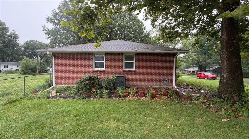 433 E Elm Street — photo 20