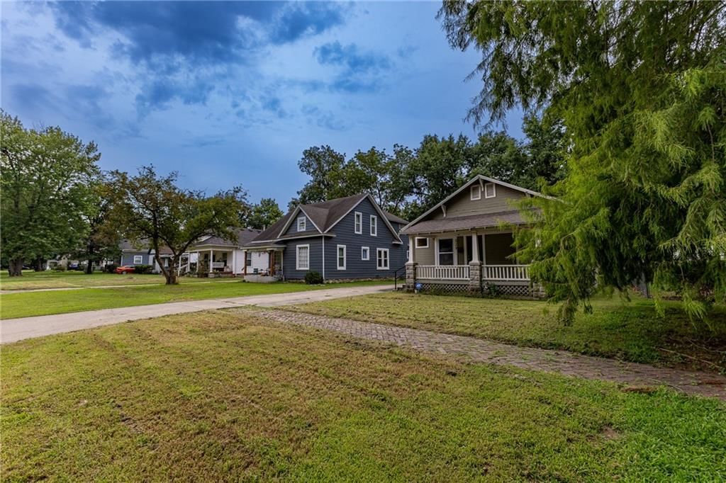 529 W Forest Street — photo 37