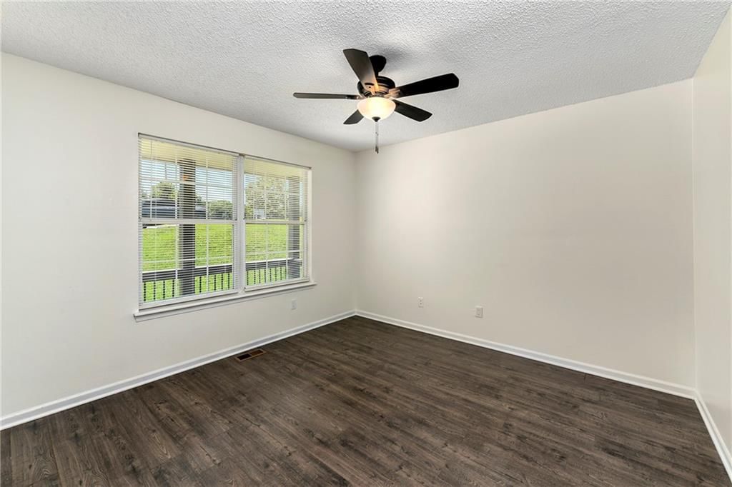 916 Lewis Drive — photo 7
