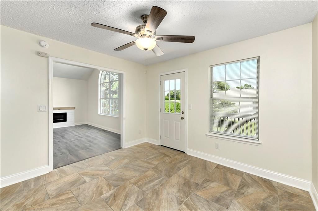 916 Lewis Drive — photo 14
