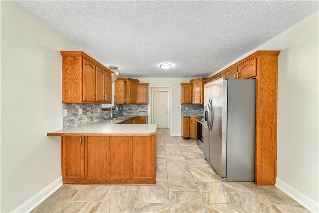 916 Lewis Drive — photo 15