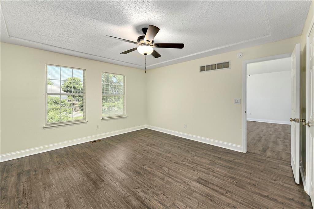 916 Lewis Drive — photo 21