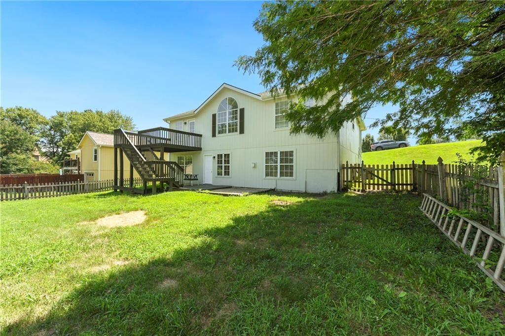 916 Lewis Drive — photo 32