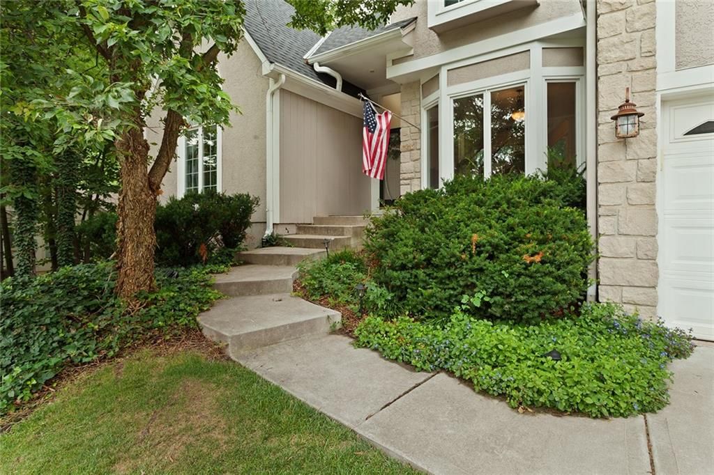7560 Eicher Drive — photo 3