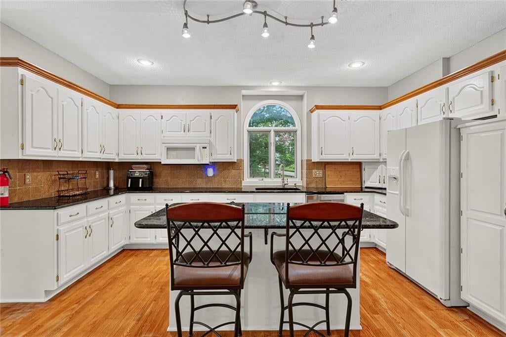 7560 Eicher Drive — photo 11