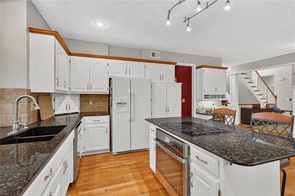 7560 Eicher Drive — photo 14