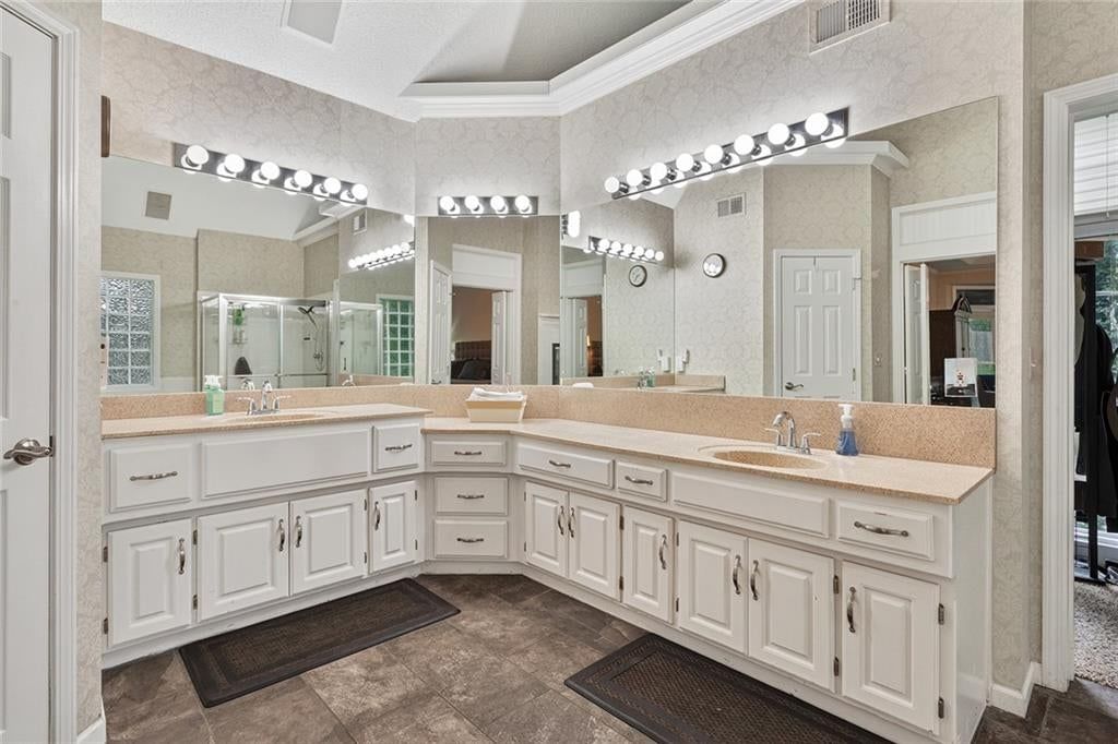 7560 Eicher Drive — photo 19