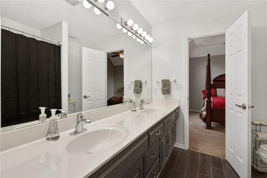 7560 Eicher Drive — photo 28