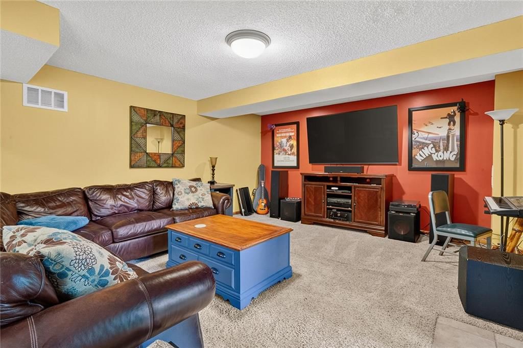 7560 Eicher Drive — photo 32