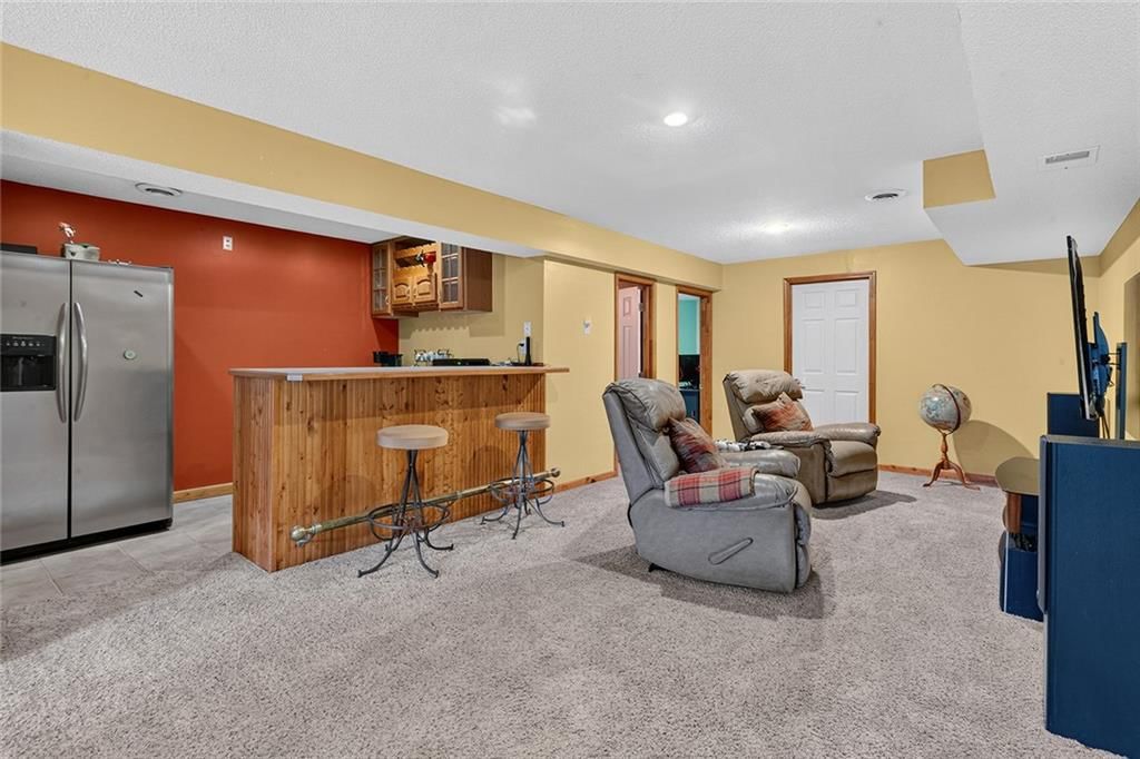 7560 Eicher Drive — photo 33