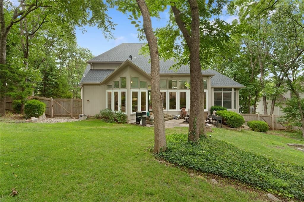7560 Eicher Drive — photo 38