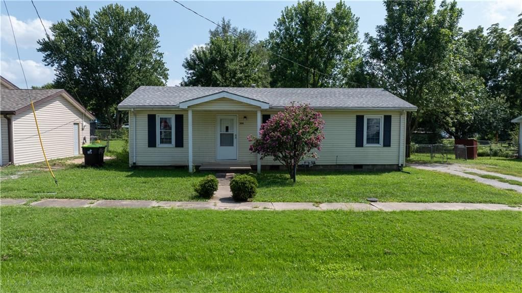 304 E Mason Street — photo 1
