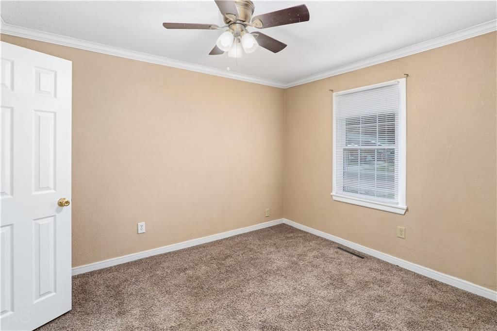 304 E Mason Street — photo 9