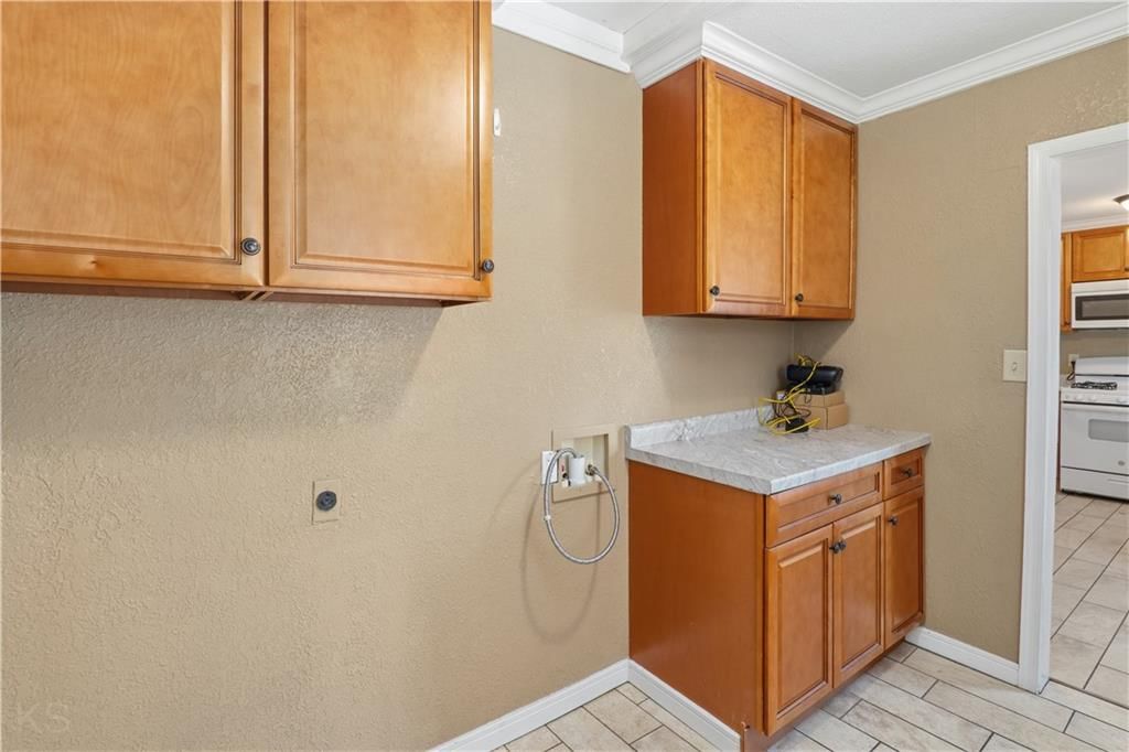 304 E Mason Street — photo 16
