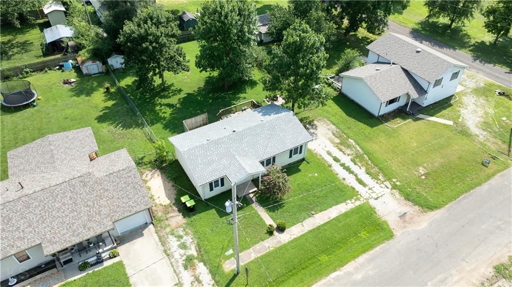 304 E Mason Street — photo 28