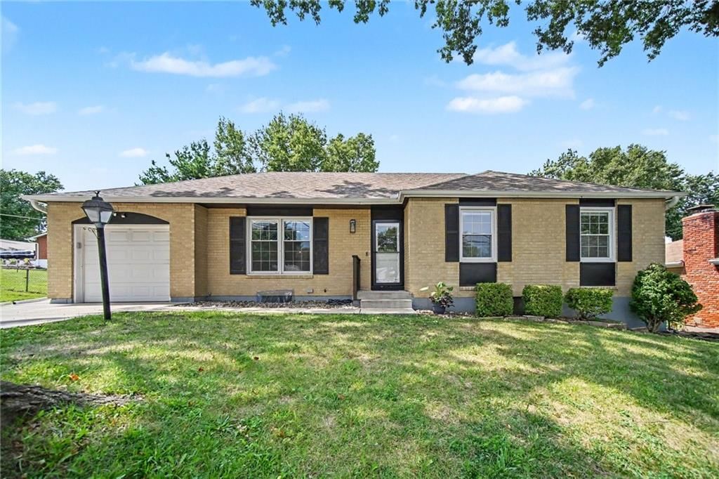 8812 N OAK Trafficway — photo 3