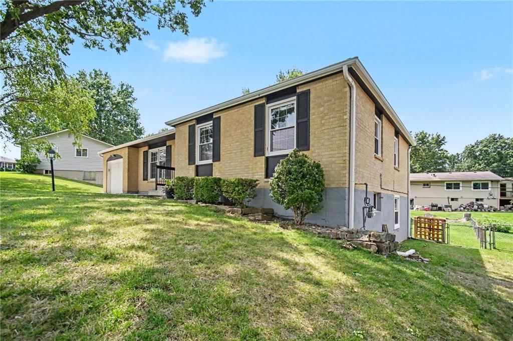 8812 N OAK Trafficway — photo 5