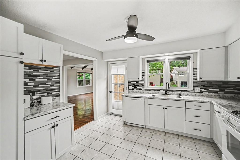 8812 N OAK Trafficway — photo 8