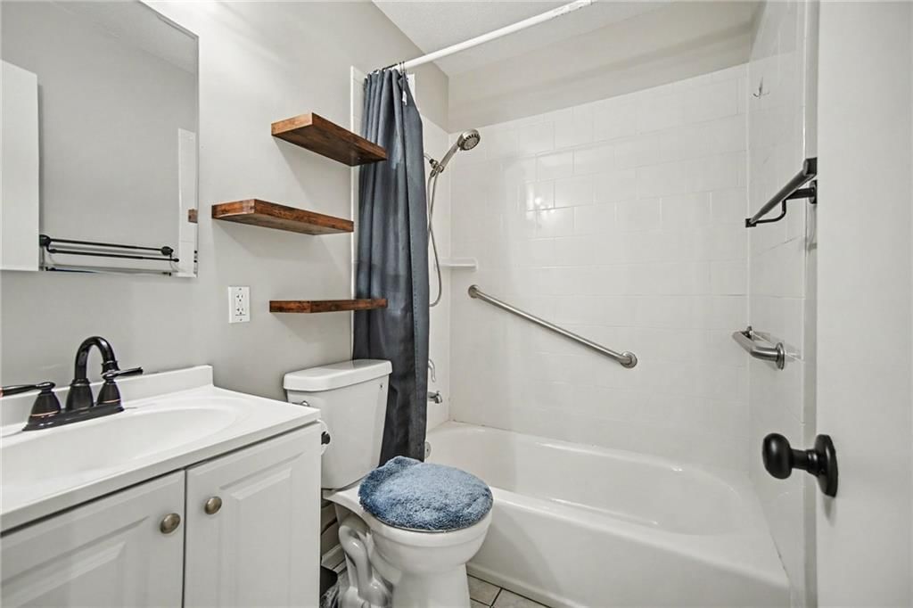 8812 N OAK Trafficway — photo 9