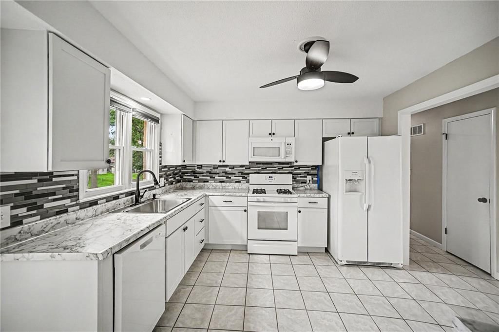 8812 N OAK Trafficway — photo 21