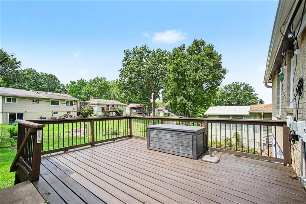 8812 N OAK Trafficway — photo 26