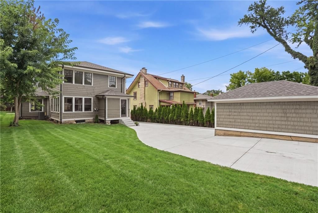 6021 Wornall Road — photo 40