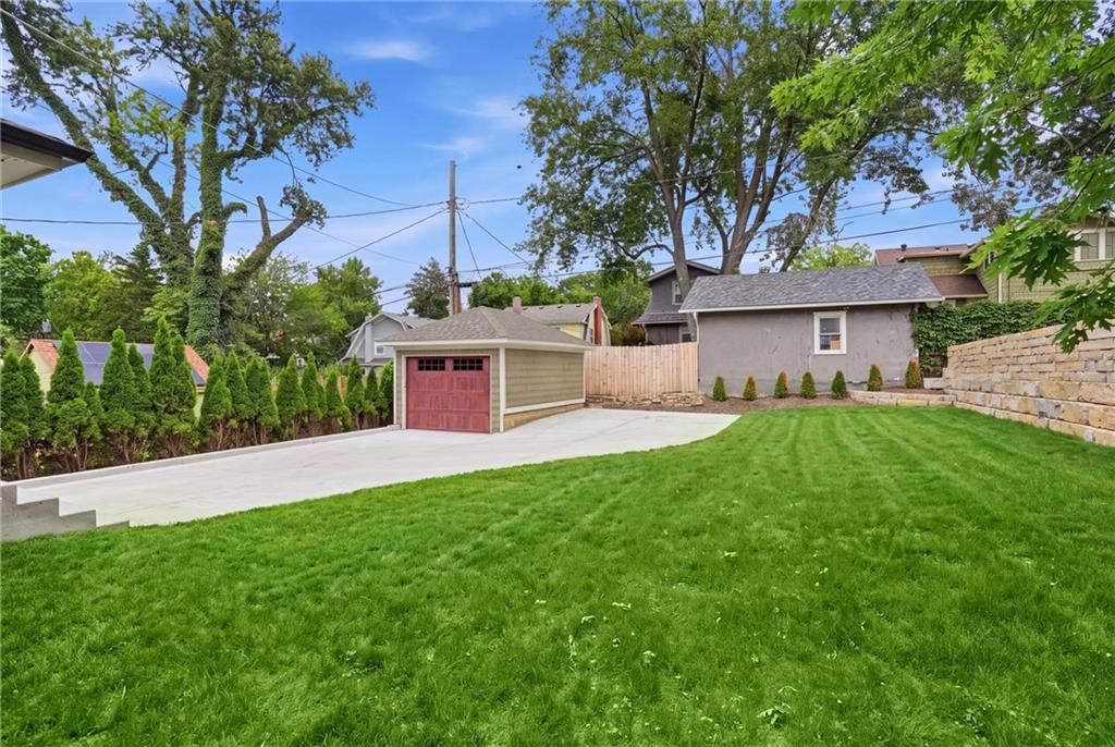 6021 Wornall Road — photo 41