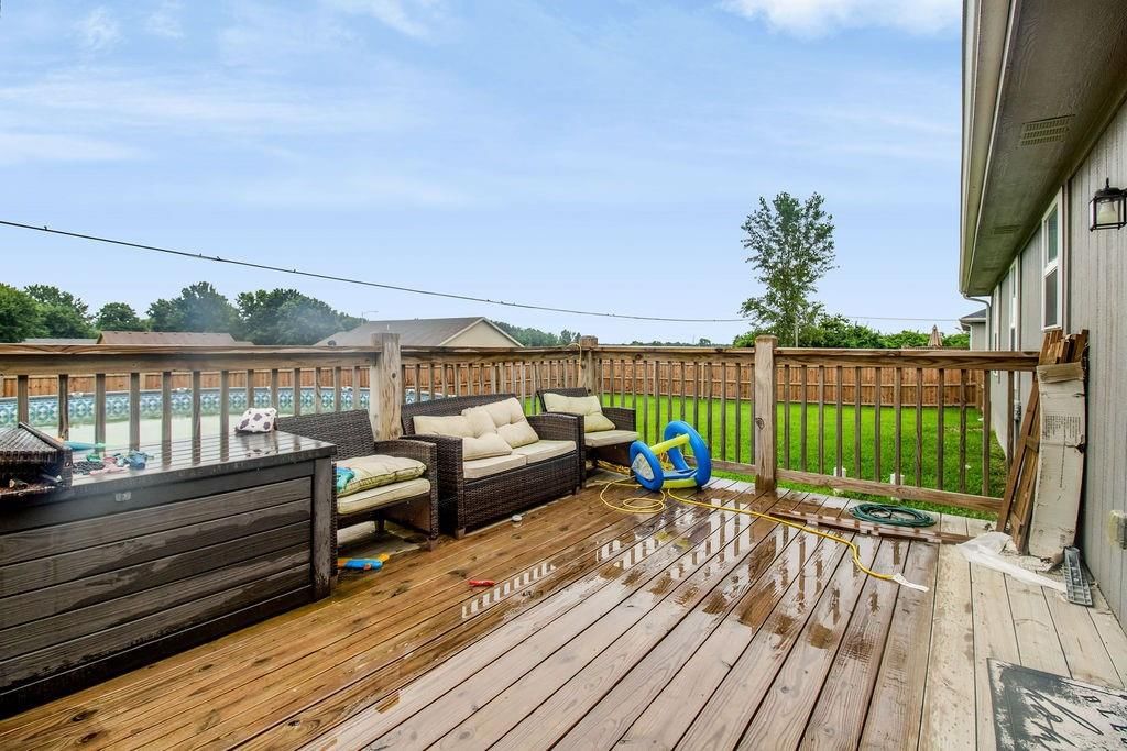 319 W Pacific Street — photo 25