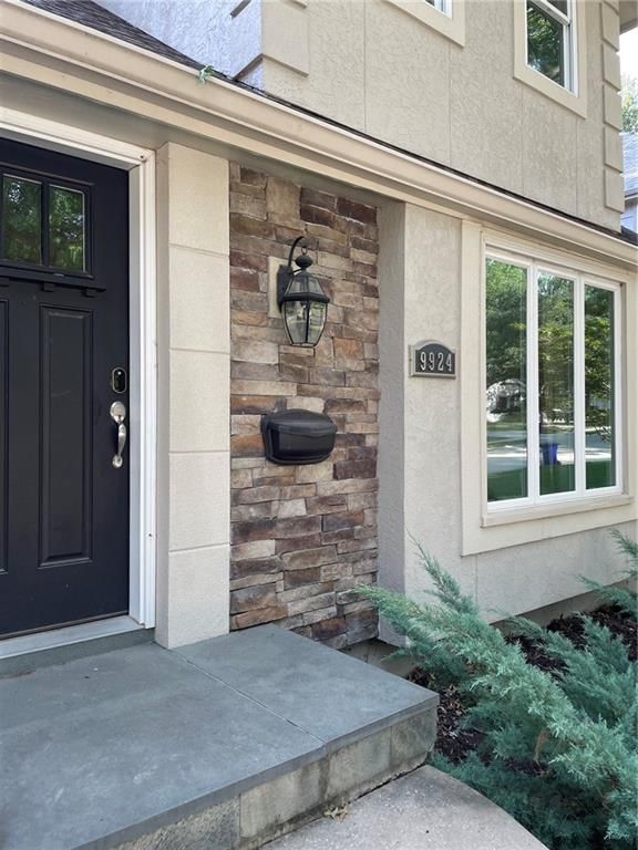 9924 Briar Drive — photo 1