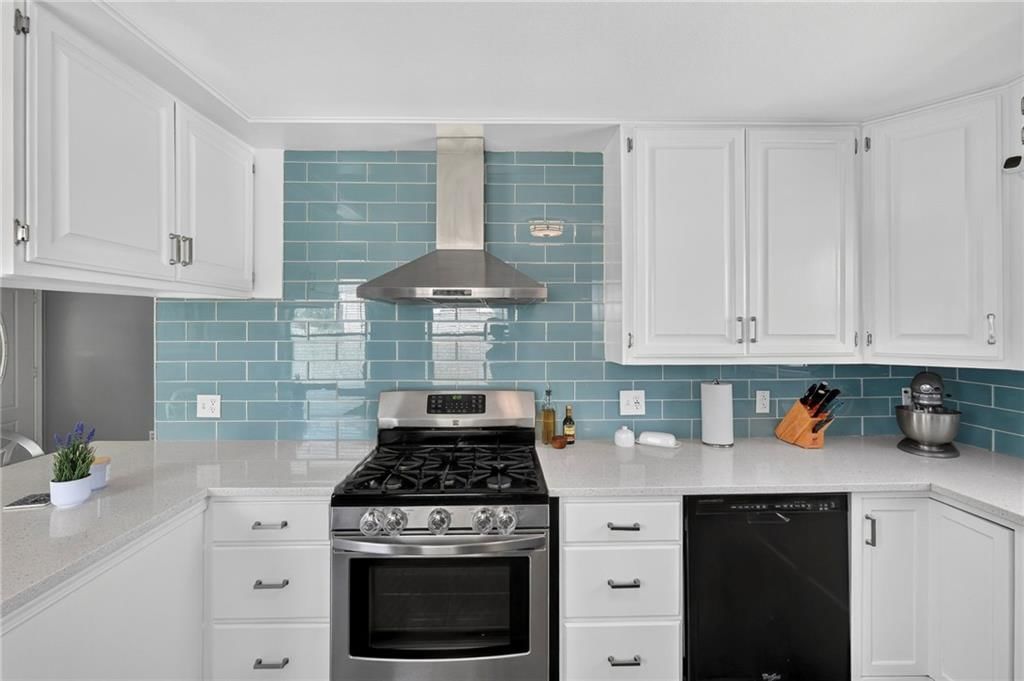 3140 S 46th Terrace — photo 9
