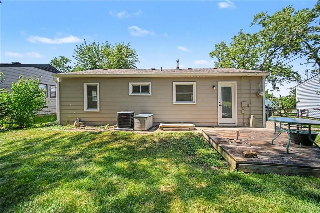 5151 N Corrington Avenue — photo 12