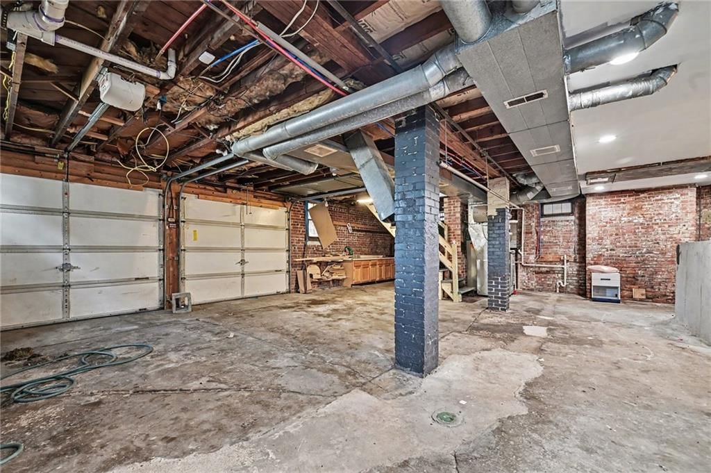2823 Charles Street — photo 20