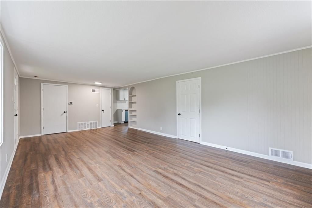 705 Yoeke Street — photo 6